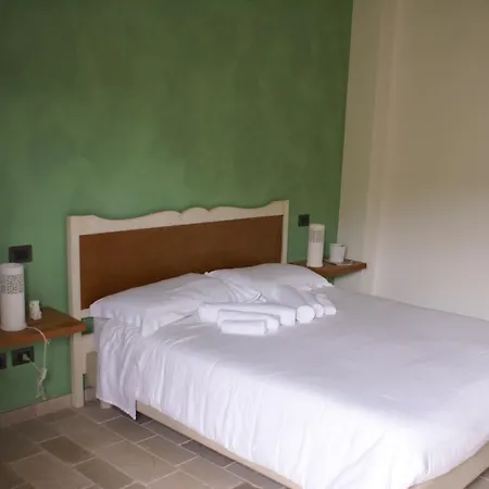 Agriturismo Mura בית חווה אלטאמורה